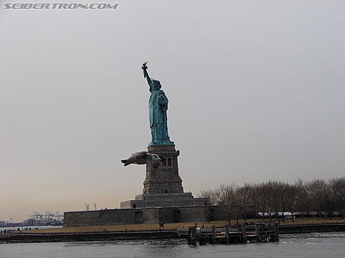 Toy Fair 2007 - New York: Statue of Liberty - Transformers Event: