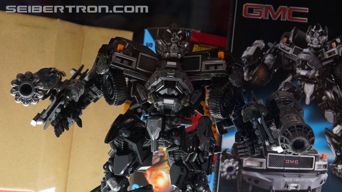 SDCC 2018 - Transformers Movie Masterpiece Ironhide and Barricade