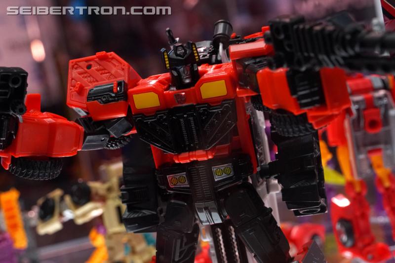 SDCC 2018: Transformers Power of the Primes products - Transformers Event: DSC05639
