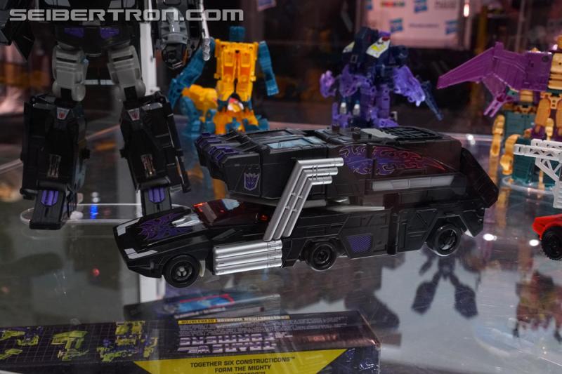 SDCC 2018: Transformers Power of the Primes products - Transformers Event: DSC05642