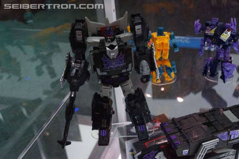 SDCC 2018: Transformers Power of the Primes products - Transformers Event: DSC05643