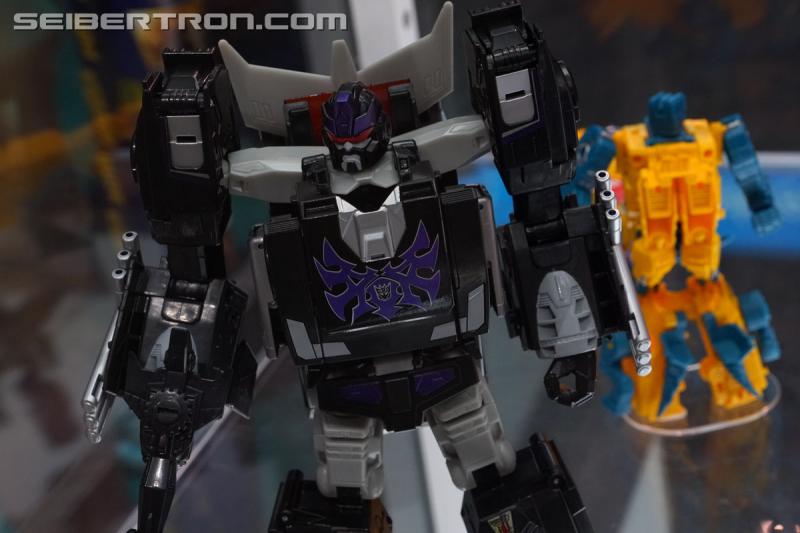 SDCC 2018: Transformers Power of the Primes products - Transformers Event: DSC05644