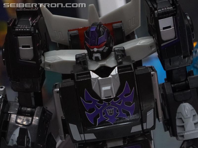 SDCC 2018: Transformers Power of the Primes products - Transformers Event: DSC05644a