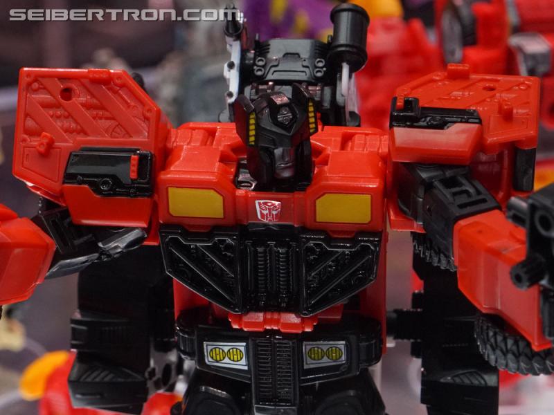 SDCC 2018: Transformers Power of the Primes products - Transformers Event: DSC05645a