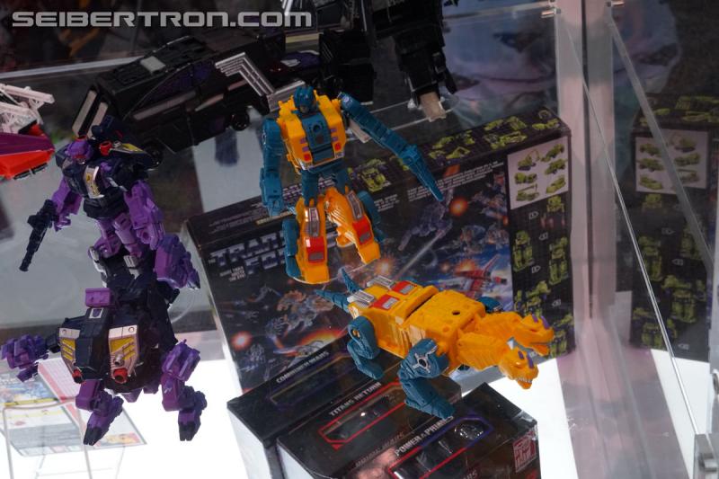 SDCC 2018: Transformers Power of the Primes products - Transformers Event: DSC05674