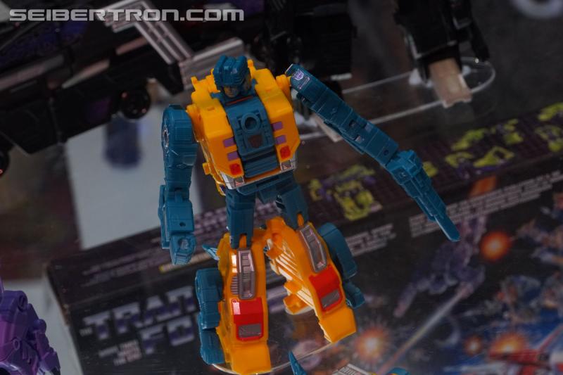 SDCC 2018: Transformers Power of the Primes products - Transformers Event: DSC05675