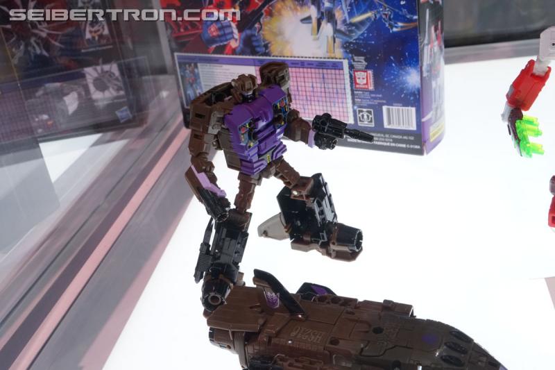 SDCC 2018: Prime Wars Trilogy Exclusives - Transformers Event: DSC05597