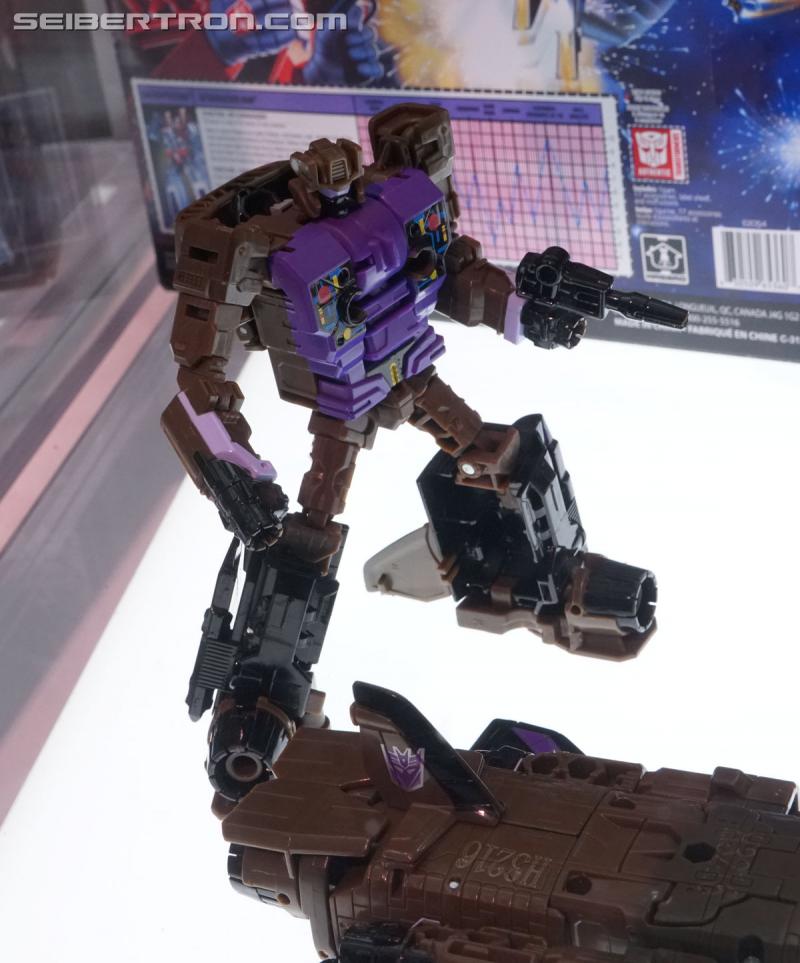 SDCC 2018: Prime Wars Trilogy Exclusives - Transformers Event: DSC05597a