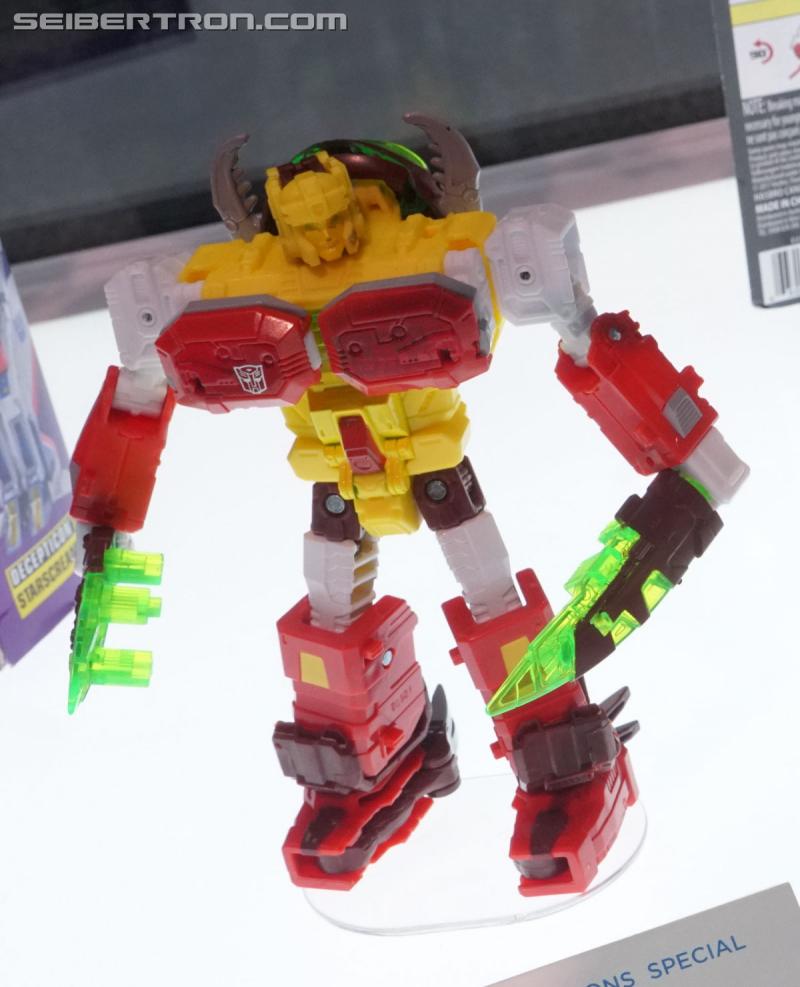 SDCC 2018: Prime Wars Trilogy Exclusives - Transformers Event: DSC05602b