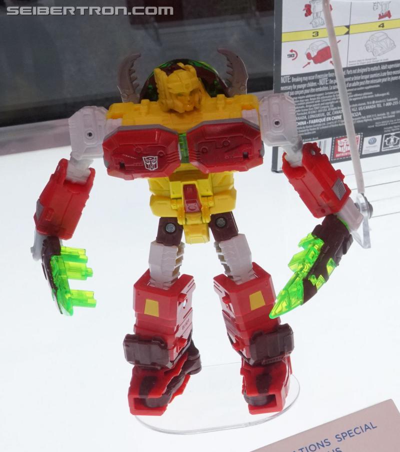 SDCC 2018: Prime Wars Trilogy Exclusives - Transformers Event: DSC05607b