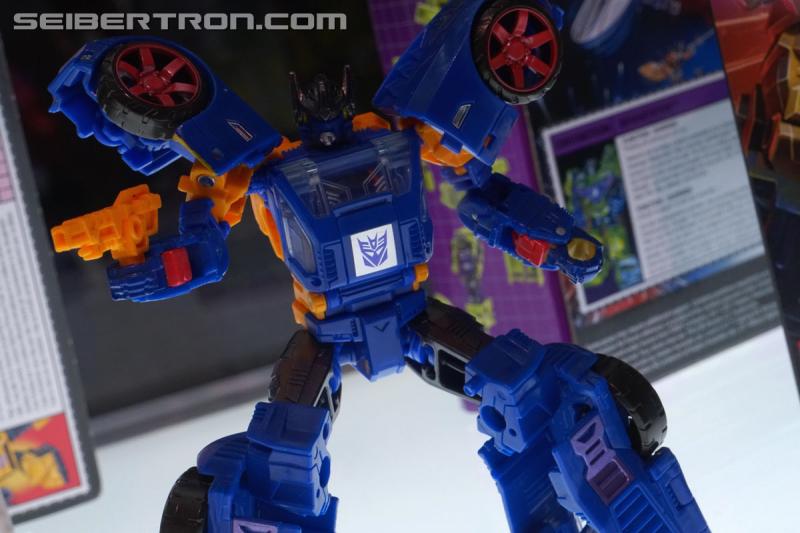 SDCC 2018: Prime Wars Trilogy Exclusives - Transformers Event: DSC05614