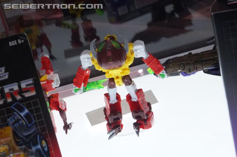 SDCC 2018: Prime Wars Trilogy Exclusives - Transformers Event: DSC05632