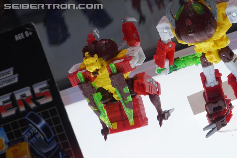 SDCC 2018: Prime Wars Trilogy Exclusives - Transformers Event: DSC05636