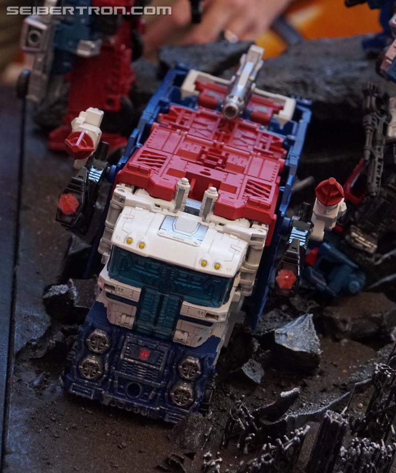 SDCC 2018 - Transformers War for Cybertron SIEGE products