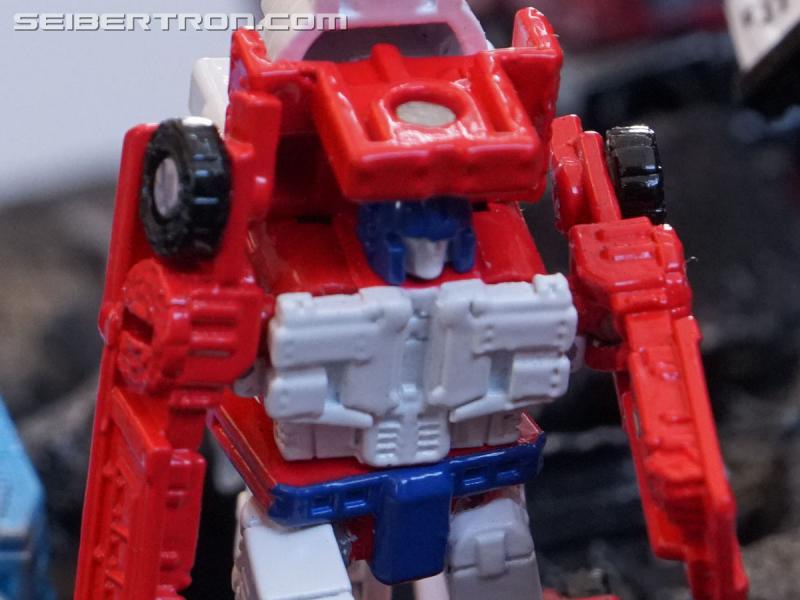 SDCC 2018: Transformers War for Cybertron SIEGE products - Transformers Event: DSC05912b