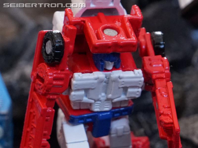 SDCC 2018: Transformers War for Cybertron SIEGE products - Transformers Event: DSC05913b