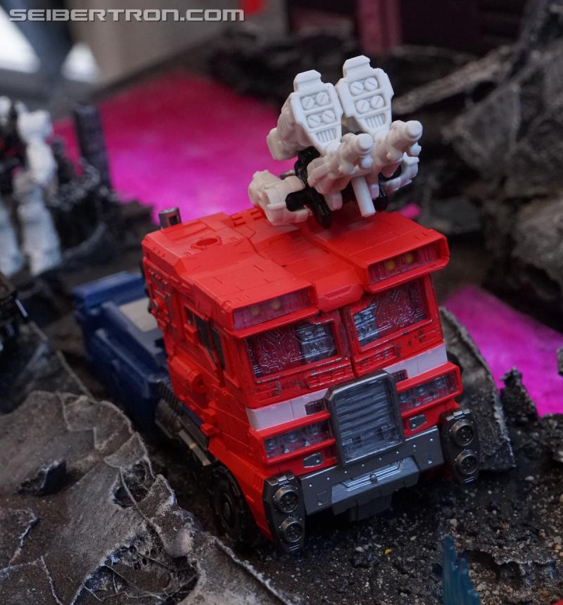 SDCC 2018: Transformers War for Cybertron SIEGE products - Transformers Event: DSC05915a