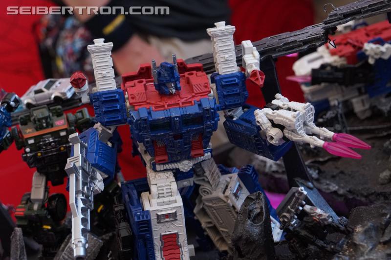 SDCC 2018: Transformers War for Cybertron SIEGE products - Transformers Event: DSC05930