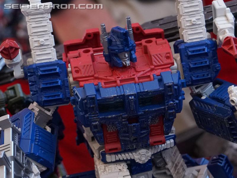 SDCC 2018: Transformers War for Cybertron SIEGE products - Transformers Event: DSC05930a