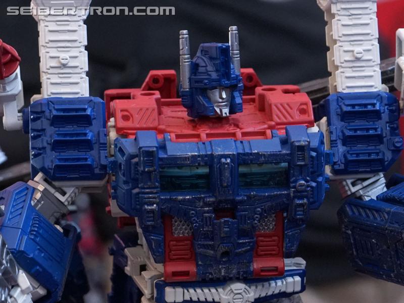 SDCC 2018: Transformers War for Cybertron SIEGE products - Transformers Event: DSC05931a