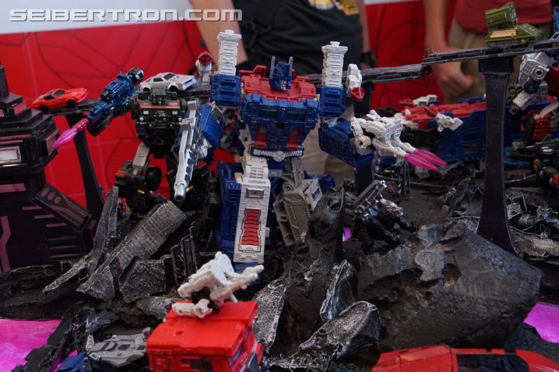 SDCC 2018: Transformers War for Cybertron SIEGE products - Transformers Event: DSC05932