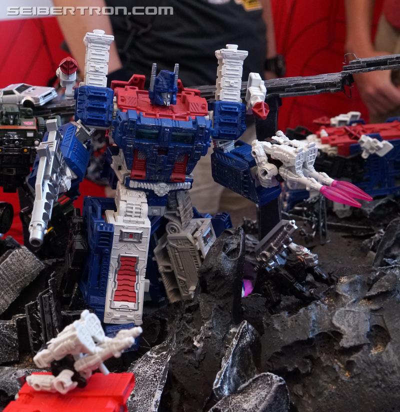 SDCC 2018: Transformers War for Cybertron SIEGE products - Transformers Event: DSC05932a
