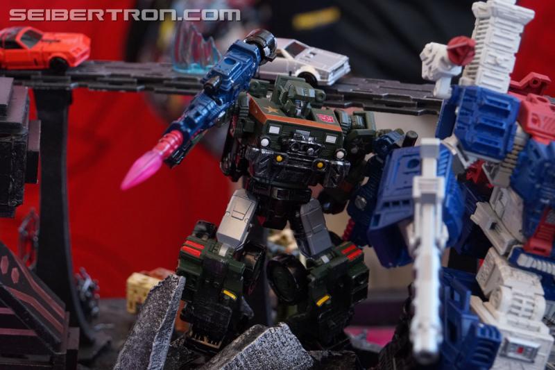 SDCC 2018: Transformers War for Cybertron SIEGE products - Transformers Event: DSC05934