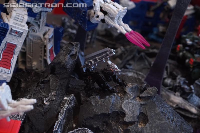 SDCC 2018: Transformers War for Cybertron SIEGE products - Transformers Event: DSC05938