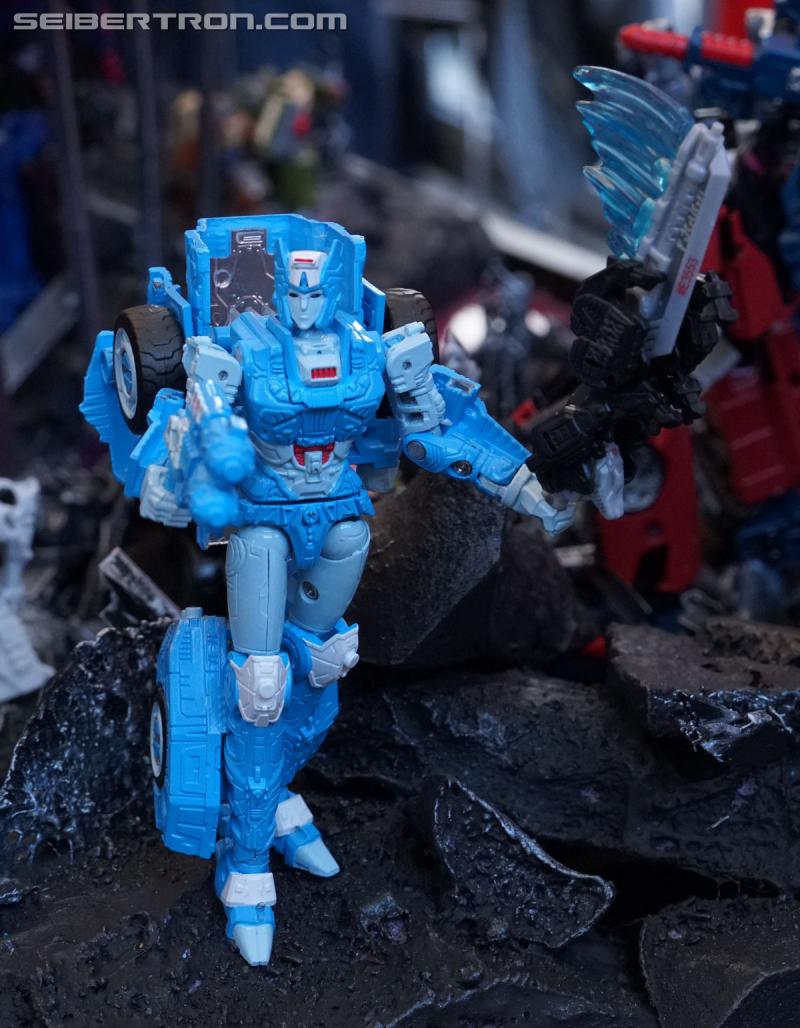 SDCC 2018: Transformers War for Cybertron SIEGE products - Transformers Event: DSC05943a