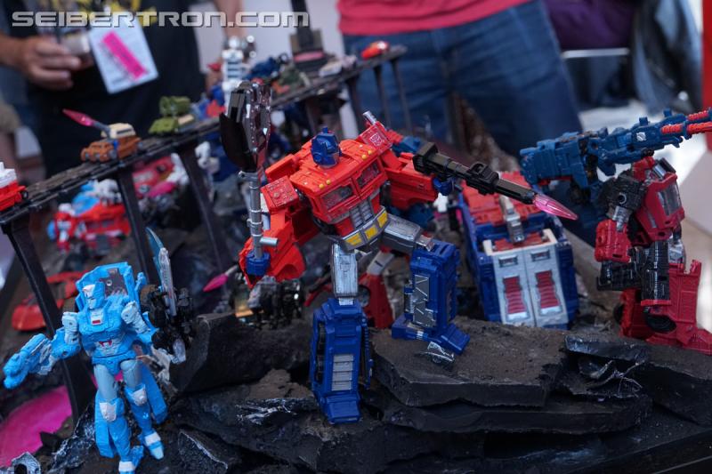 SDCC 2018: Transformers War for Cybertron SIEGE products - Transformers Event: DSC05944