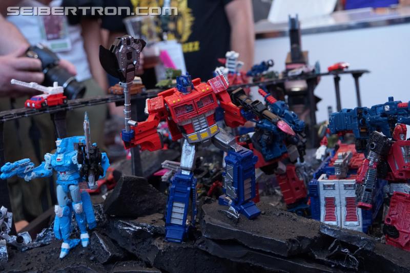 SDCC 2018: Transformers War for Cybertron SIEGE products - Transformers Event: DSC05946