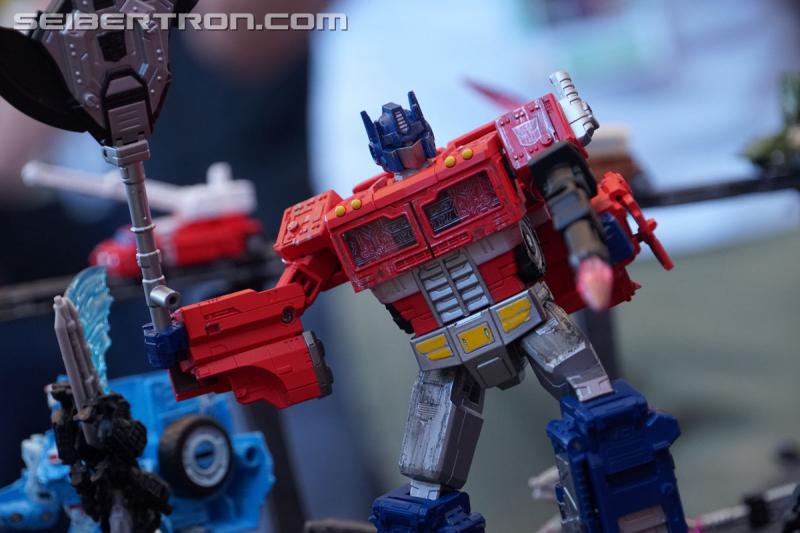 Transformers News: Gallery for Transformers War for Cybertron: Siege Display at