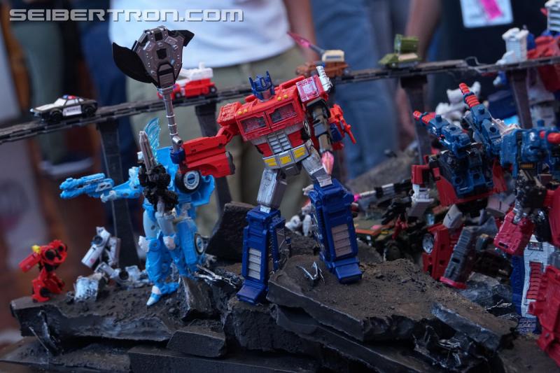 SDCC 2018: Transformers War for Cybertron SIEGE products - Transformers Event: DSC05951