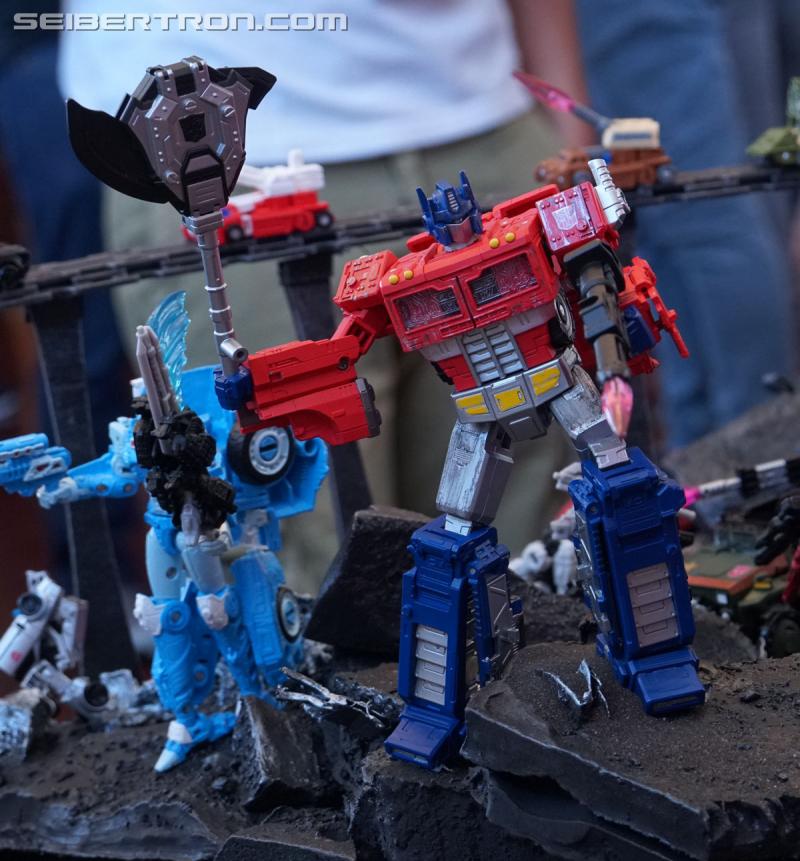 SDCC 2018: Transformers War for Cybertron SIEGE products - Transformers Event: DSC05951a