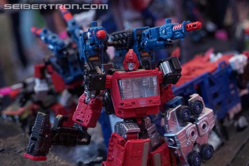 SDCC 2018: Transformers War for Cybertron SIEGE products - Transformers Event: DSC05953