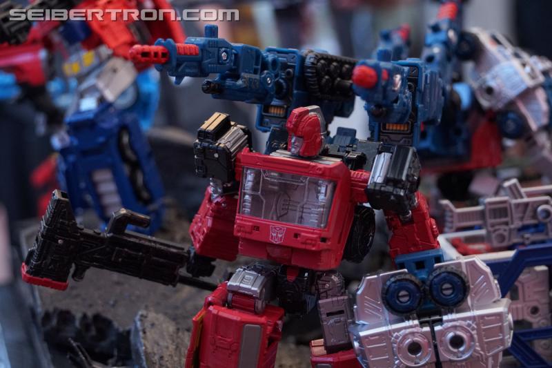 SDCC 2018: Transformers War for Cybertron SIEGE products - Transformers Event: DSC05957