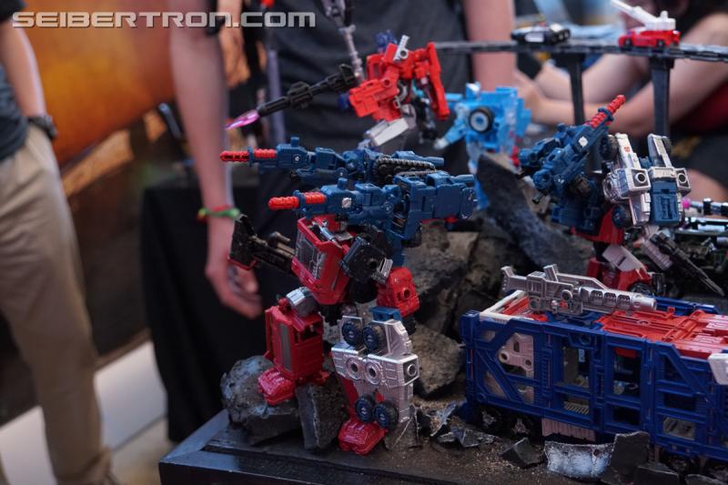 SDCC 2018: Transformers War for Cybertron SIEGE products - Transformers Event: DSC05958