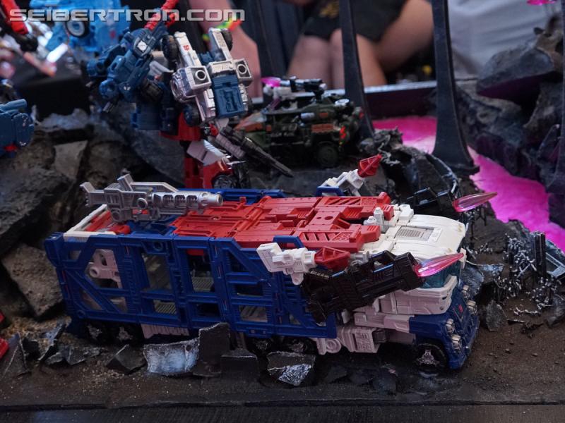 SDCC 2018: Transformers War for Cybertron SIEGE products - Transformers Event: DSC05959a