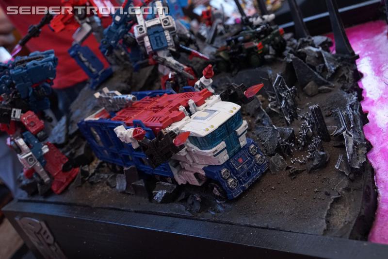 SDCC 2018: Transformers War for Cybertron SIEGE products - Transformers Event: DSC05960