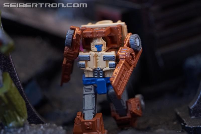 SDCC 2018: Transformers War for Cybertron SIEGE products - Transformers Event: DSC05964