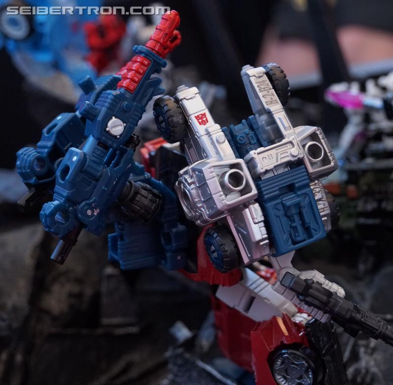 SDCC 2018: Transformers War for Cybertron SIEGE products - Transformers Event: DSC05971a