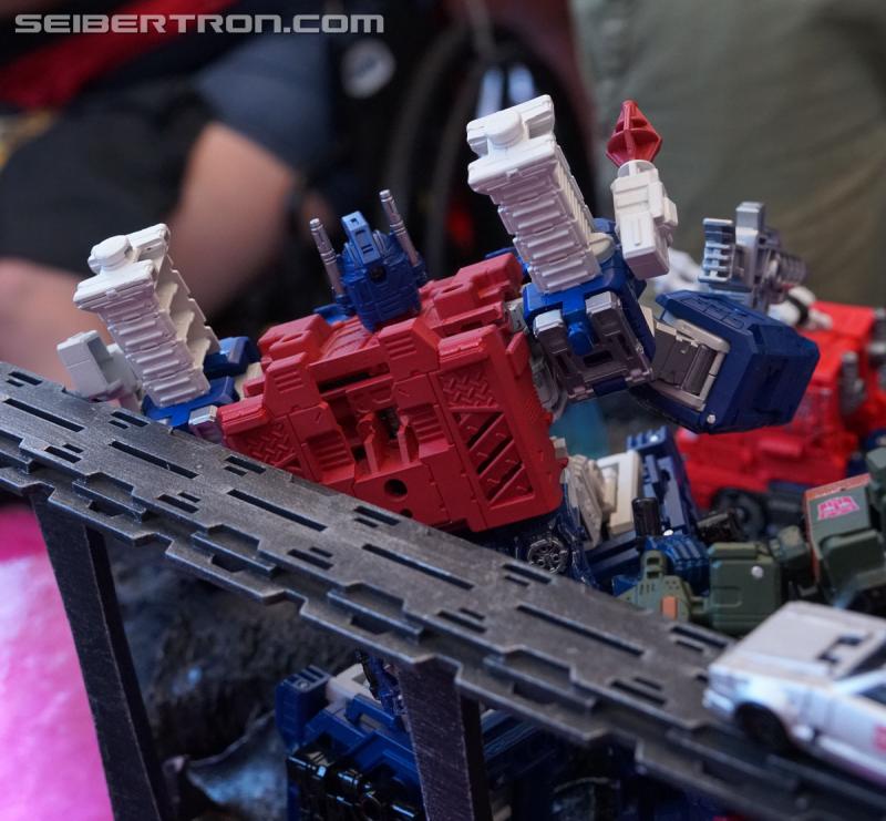 SDCC 2018: Transformers War for Cybertron SIEGE products - Transformers Event: DSC05973a