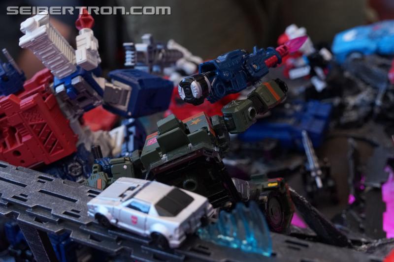 SDCC 2018: Transformers War for Cybertron SIEGE products - Transformers Event: DSC05974