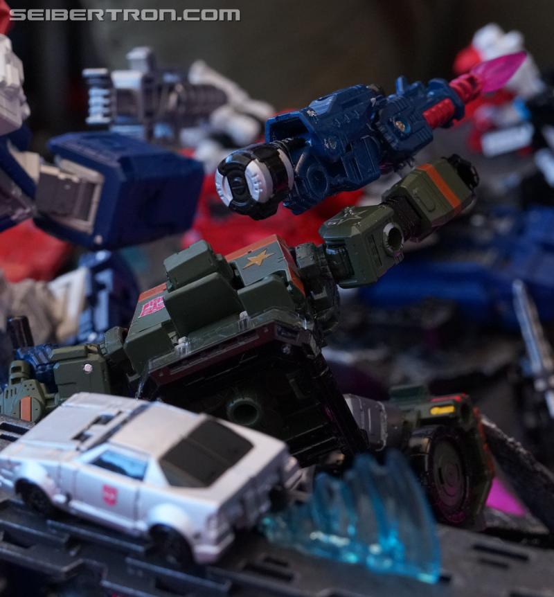 SDCC 2018: Transformers War for Cybertron SIEGE products - Transformers Event: DSC05974a