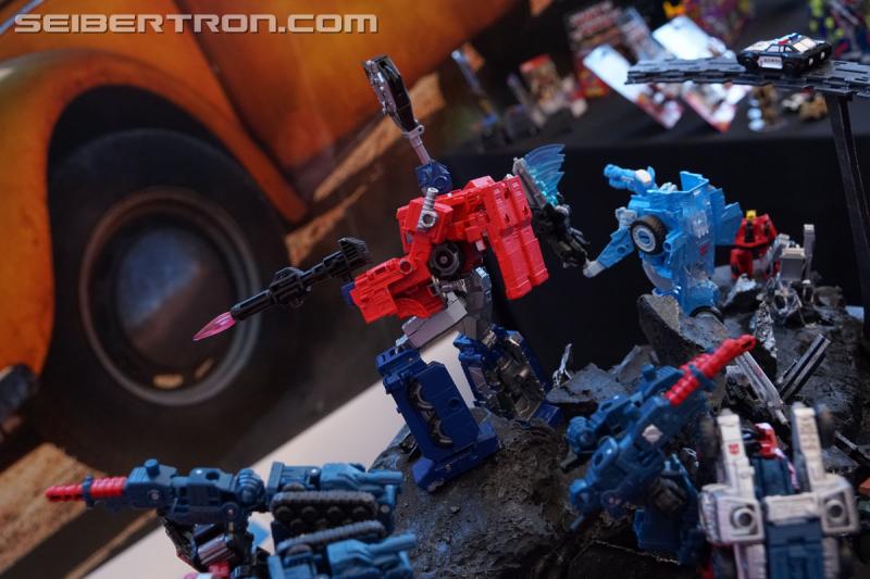 SDCC 2018: Transformers War for Cybertron SIEGE products - Transformers Event: DSC05975