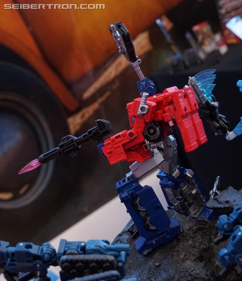 SDCC 2018: Transformers War for Cybertron SIEGE products - Transformers Event: DSC05975a
