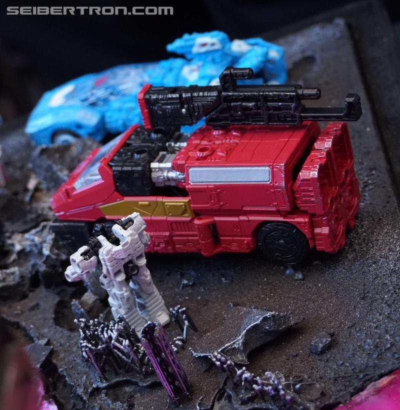SDCC 2018: Transformers War for Cybertron SIEGE products - Transformers Event: DSC05977a