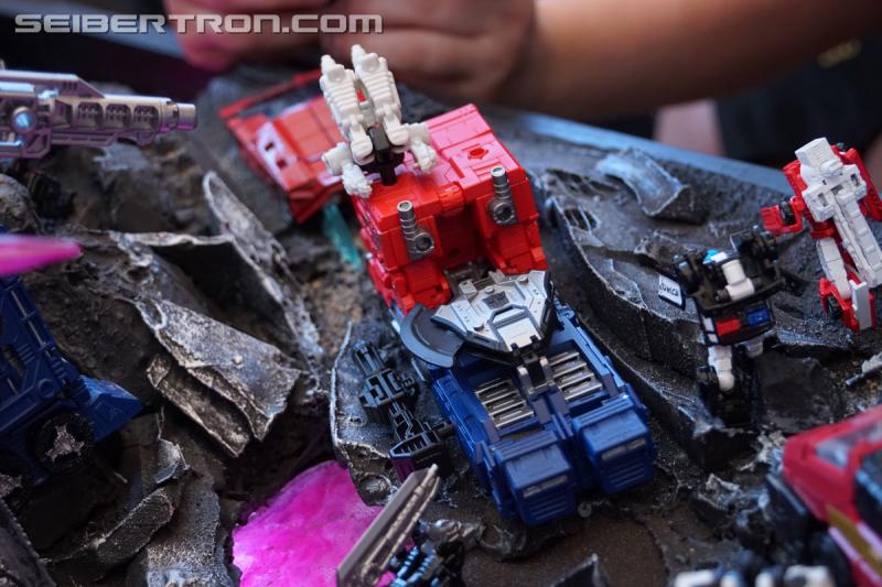 Transformers News: Gallery for Transformers War for Cybertron: Siege Display at