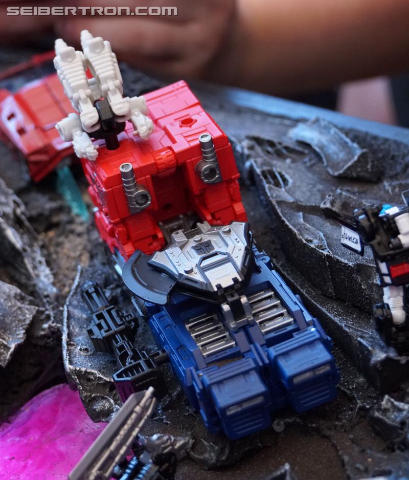 SDCC 2018: Transformers War for Cybertron SIEGE products - Transformers Event: DSC05980a