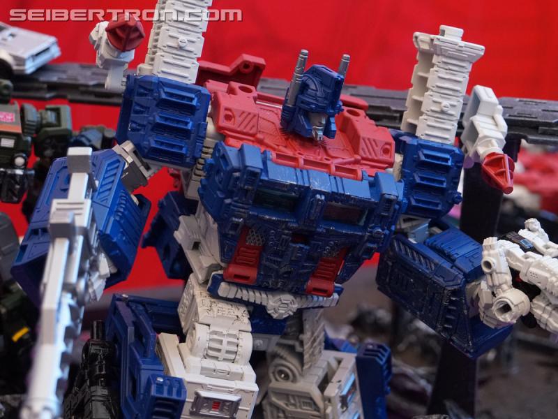 SDCC 2018: Transformers War for Cybertron SIEGE products - Transformers Event: DSC05987a